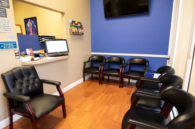 OliveMedia_MauricioChiroprctic_Rutledge_6420